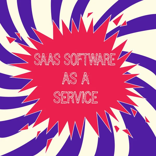 단어 텍스트 A 서비스로 Saas 소프트웨어를 쓰기입니다. 구름의 사용에 대 한 비즈니스 개념은 인터넷을 통해 애플 리 케이 션을 기반으로 — 스톡 사진