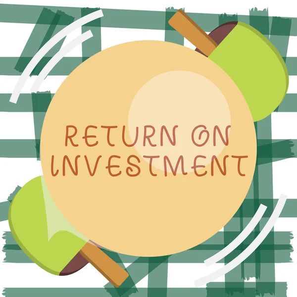Escrevendo nota mostrando retorno sobre o investimento. Foto de negócio mostrando Relação entre o Lucro Líquido e Custo investido — Fotografia de Stock