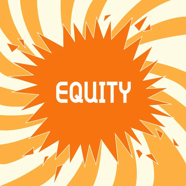 Signe texte montrant Equity. Photo conceptuelle Valeur d'une société divisée en parts égales détenue par des actionnaires — Photo