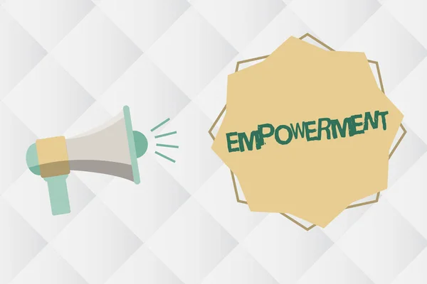 Mettere il testo a mano Empowerment. Concetto che significa Autorità o potere dato a qualcuno per fare qualcosa — Foto Stock