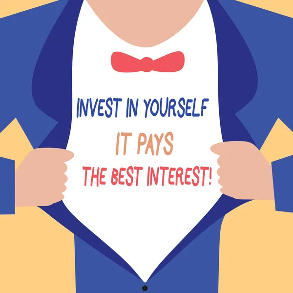 Tulisan tangan tulisan Invest In Yourself It Pays The Best Interest. Konsep berarti Perawat diri Merencanakan masa depan — Stok Foto