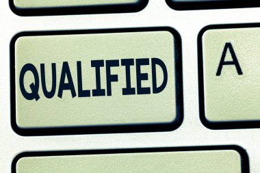 Word metin yazma kalifiye. İş kavramı için resmi olarak belirli bir iş sertifikalı gerçekleştirmek için eğitilmiş.