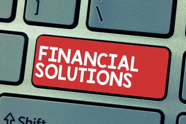 Scrittura di testi a mano Financial Solutions. Concetto che significa risparmiare denaro sulle esigenze di assicurazione e protezione — Foto Stock