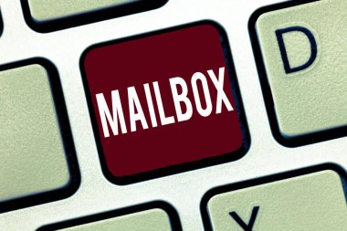 Word posta kutusuna metin yazma. İş kavramı kutu için bilgisayar dosyası e-posta ayarlarını posta teslim edildiği yazı üzerine monte edilmiş