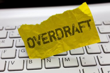 Kredili Mevduat gösterilen metin işareti. Kavramsal fotoğraf açığı hesabı üzerinden daha fazla para bir çizim tarafından düzenlenen