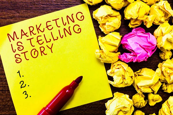 Texto de escritura de palabras El marketing es contar historias. Concepto de negocio para infundir vida al producto o servicio de la marca —  Fotos de Stock