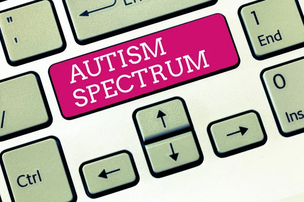 Texto de caligrafia Autism Spectrum. Conceito significando prejuízos na capacidade de se comunicar e socializar — Fotografia de Stock