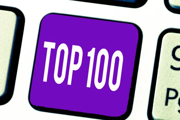 Nota de escrita mostrando Top 100. Apresentação de fotos de negócios Lista dos melhores serviços de produtos Popular Bestseller Premium high rate — Fotografia de Stock