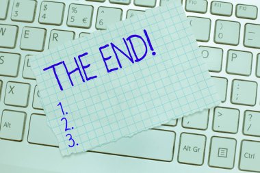 Kelime yazma metni The End. Oyun ilişkisinin son bölümü için iş konsepti film eylemi Bitiş Sonucu