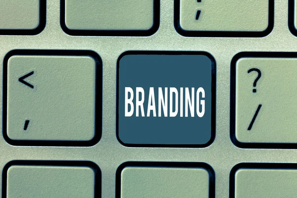 Texte d'écriture Word Branding. Concept d'entreprise pour Attribuer un nom de marque à quelque chose Stratégie de marketing d'entreprise — Photo