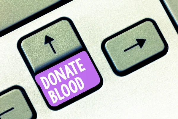 Texte manuscrit Faire un don de sang. Signification du concept Fait référence au prélèvement de sang chez les donneurs. — Photo