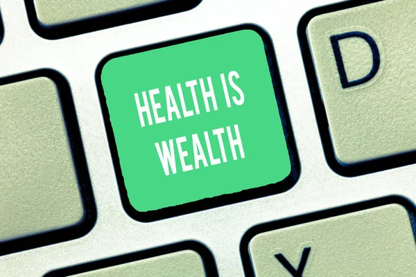 Konceptuální ručně psaného textu zobrazeno zdraví je bohatství. Firemní Foto text být zdravý je mnohem důležitější než být bohatý — Stock fotografie
