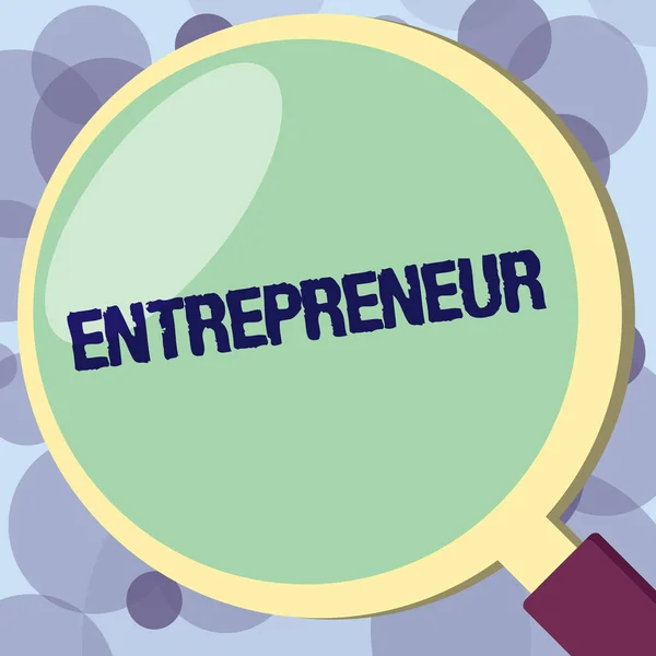Signo de texto mostrando Entrepreneur. Foto conceptual Persona que crea un negocio que asume riesgos financieros — Foto de Stock