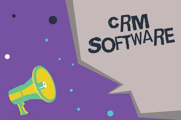 Текстовий знак, що показує Crm Software. Концептуальна фотографія Аналіз відносин з клієнтами, що використовується для взаємодії з клієнтами — стокове фото