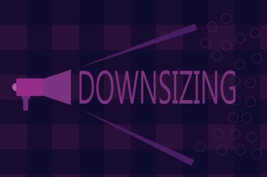 Kavramsal el küçülme gösterilen yazma. İş fotoğraf vitrine yapmak bir şirket daha küçük personel giderleri azaltma dökülme tarafından