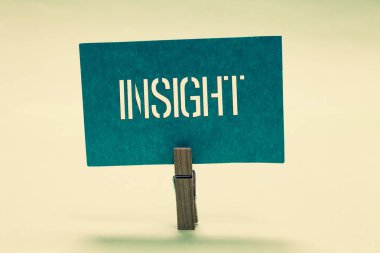 El yazısı metin anlayış. Kapasite kazanç derin biri ya da bir şey turkuaz kağıt önemli tutan Clothespin anlama doğru iletişim kavramı anlam mesaj fikirler