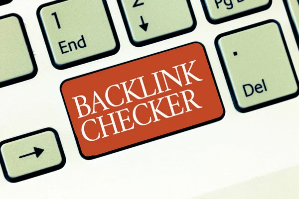 Signo de texto que muestra Backlink Checker. Foto conceptual Encuentra a tus competidores más valiosos y patrones planos — Foto de Stock