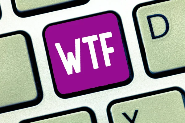 Ord skriva text Wtf. affärsidé för offensiv slang skrivna förkortningen att Visa förvåning och häpnad — Stockfoto
