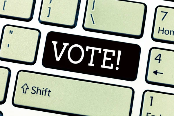 Κείμενο πινακίδα που δείχνει την ψηφοφορία. Εννοιολογική φωτογραφία επίσημη ένδειξη επιλογής μεταξύ δύο ή περισσότερων ενεργειών υποψηφίων — Φωτογραφία Αρχείου