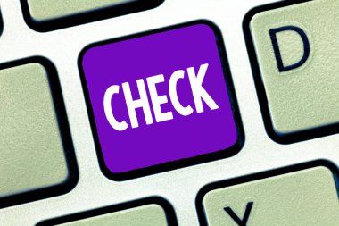 Onay gösterilen metin işareti. Kavramsal fotoğraf işareti tıklayın bir formdaki belirli bir seçenek seçmek için bir kutu