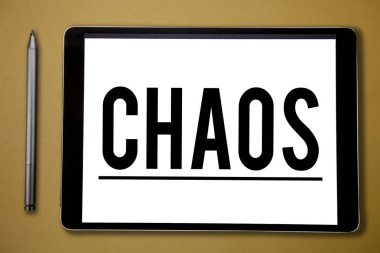 Kaos gösterilen metin işareti. Kavramsal fotoğraf tam bozukluğu ve büyük karışıklık yaygın imha