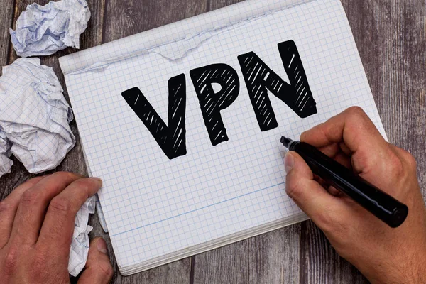 手写文本 Vpn. 概念含义通过配置的服务器重定向到 Internet 的连接 — 图库照片