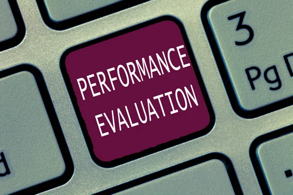 Tekst teken weergegeven: evaluatie van de prestaties. Conceptuele foto werknemersprestaties evalueert totale bijdrage — Stockfoto