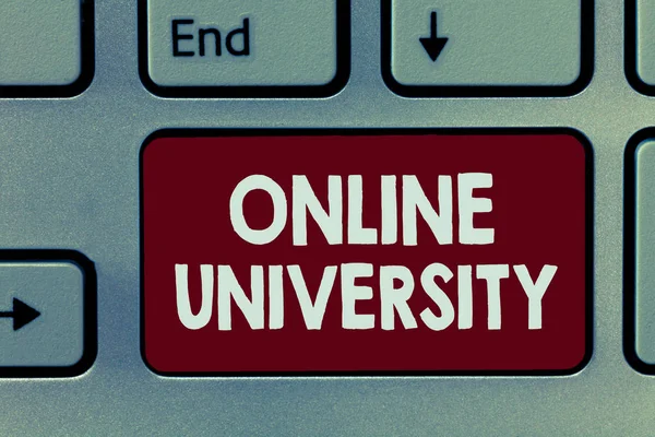 Handstilstext Online University. Begreppet betyder att distanskurser tas över internet — Stockfoto