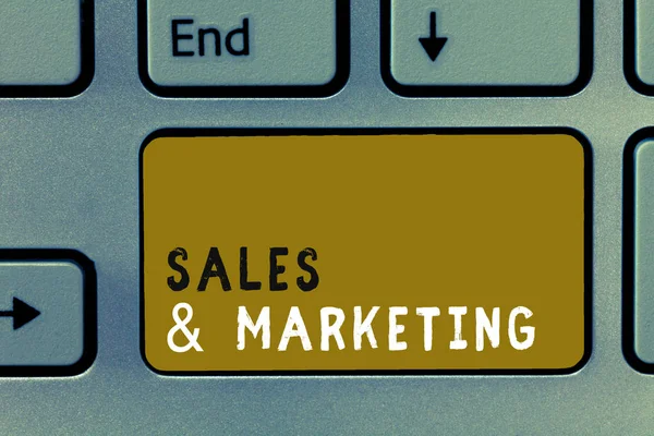 Письменная записка, показывающая продажи и маркетинг. Продажа Систематическое планирование продукции и услуг — стоковое фото