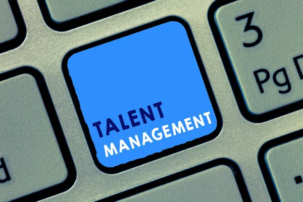 Konzeptionelle Handschrift, die Talent Management zeigt. Geschäftstext Erwerb von Einstellungen und Bindung talentierter Mitarbeiter — Stockfoto