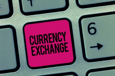 Para Takası 'nı gösteren bir not yazılıyor. Bir para birimini başka bir ForEx 'e dönüştürme işlemi