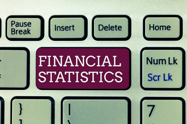 Rukopis psaní textu Finanční statistiky. Koncepce znamená komplexní sadu dat o akciích a tocích společnosti — Stock fotografie
