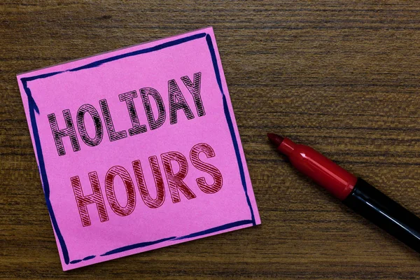 Szöveg jel bemutatás Holiday óra. Fogalmi fénykép ütemezése 24 vagy 7 fél nap ma Last Minute késő záró lila papír fontos emlékeztető kommunikáció ötleteket Marker fából készült háttér. — Stock Fotó