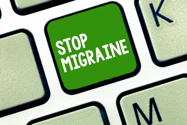 Texto manuscrito Stop Migraine. Concepto que significa Prevenir el ataque completo de dolor de cabeza —  Fotos de Stock