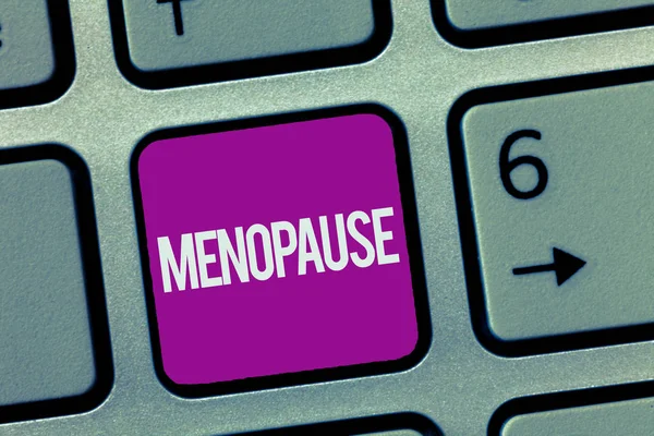 Szöveg jel mutatja a menopauza. Fogalmi fénykép menstruáció idősebb nők hormonális változások időszak megszűnése — Stock Fotó