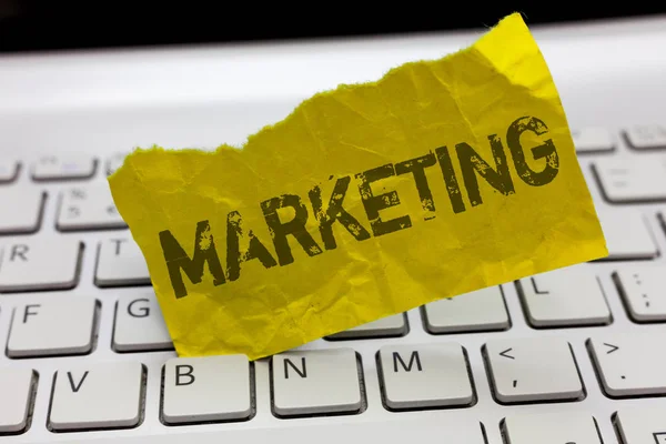 Κείμενο πινακίδα που δείχνει μάρκετινγκ. Εννοιολογική φωτογραφία δράση ή επαγγελματίες της προώθησης και πώλησης προϊόντων υπηρεσιών — Φωτογραφία Αρχείου