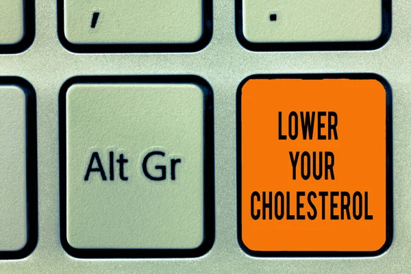 A kézírás szöveg írása a koleszterinszint. Koncepció, ami azt jelenti, csökkenteni a bevitelét a zsíros ételek a rendszeres testmozgás — Stock Fotó