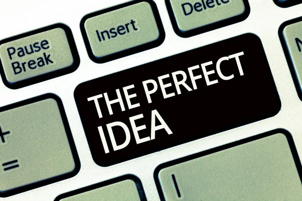 Szöveg írása a tökéletes ötlet szó. Üzleti koncepció hittem kivételes vagy javaslat nélkül összehasonlítás — Stock Fotó