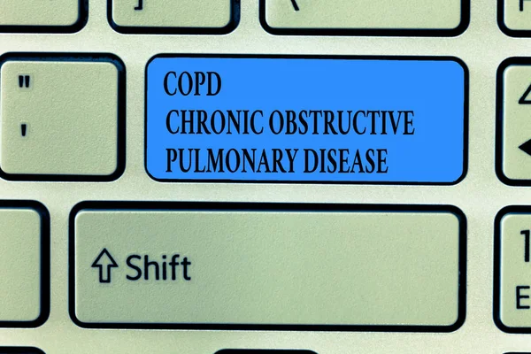 Escritura a mano redacción de texto Copd Enfermedad pulmonar obstructiva crónica. Concepto que significa Enfermedad pulmonar Dificultad para respirar — Foto de Stock