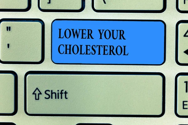 A kézírás szöveg írása a koleszterinszint. Koncepció, ami azt jelenti, csökkenteni a bevitelét a zsíros ételek a rendszeres testmozgás — Stock Fotó