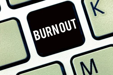 Burn Out gösterilen metin işareti. Kavramsal fotoğraf fiziksel ve duygusal tükenme kronik yorgunluk hissi
