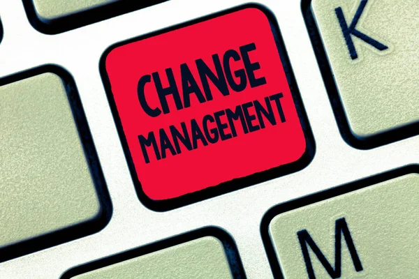 Conceptuele handschrift toont Change Management. Business foto tekst Vervanging van leiderschap in een organisatie Nieuw Beleid — Stockfoto