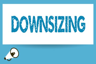 Metin yazma Word küçülmesi. İş kavramı için yapmak bir şirket daha küçük personel giderleri azaltma dökülme tarafından