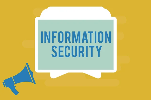 Schrijfbriefje met Informatiebeveiliging. Zakelijke foto presentatie INFOSEC Voorkomen van ongeoorloofde toegang wordt beschermd — Stockfoto