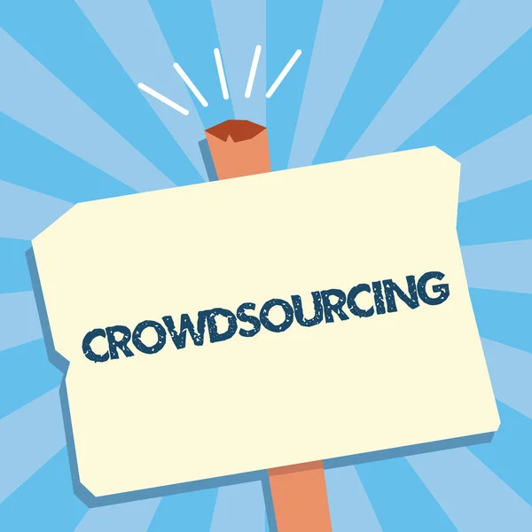 Crowdsourcing gösterilen Not yazma. İş fotoğraf alma çalışma bilgilerini gösteren büyük bir grup tanıtımları — Stok fotoğraf