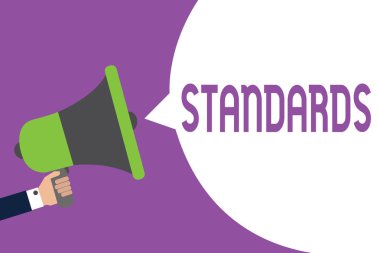 Metin standartları yazılı kelime. Kalite megafon hoparlör konuşma balonu mesajı yüksek sesle konuşan tutan adam takip etmek kılavuz ölçü örnek Model düzeyi için iş kavramı.