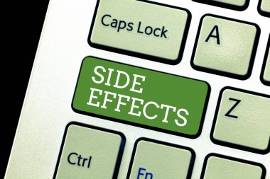 Yan etkileri yazma el yazısı metin. Bir ilaç ve tedavi istenmeyen bir negatif reaksiyon anlam kavramı