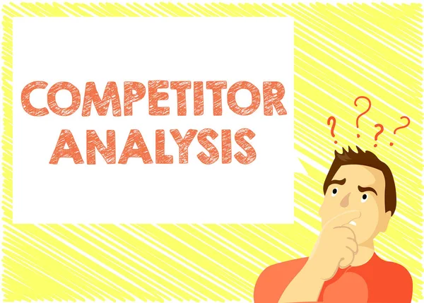 Pisanie tekstu Analiza konkurentów. Koncepcja biznesowa dotycząca określenia silnej słabości konkurencyjnego rynku — Zdjęcie stockowe