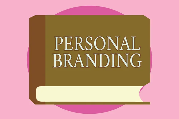 Ordet skriva text Personal Branding. Affärsidé för att marknadsföra sig själva och deras karriärer som varumärken — Stockfoto