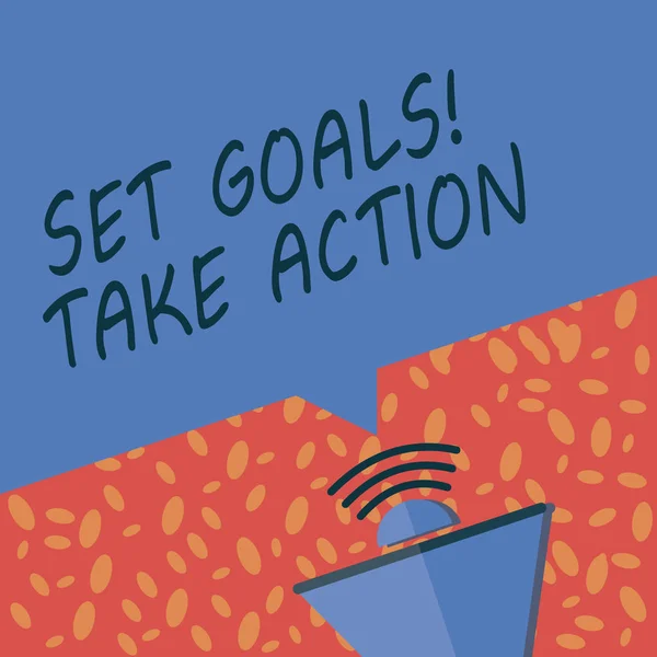 Escrevendo nota mostrando Set Goals Take Action. Ato de exibição de fotos de negócios sobre um plano específico e claramente estabelecido — Fotografia de Stock